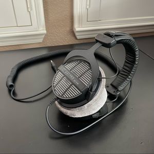 BEYERDYNAMIC DT 990 PRO